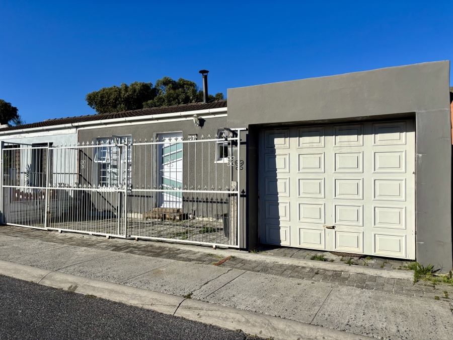 3 Bedroom Property for Sale in Westridge Western Cape